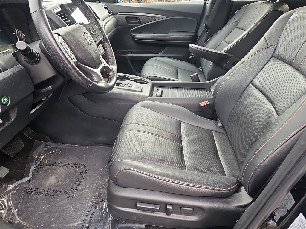 Certified 2023 Honda Passport TrailSport image 32