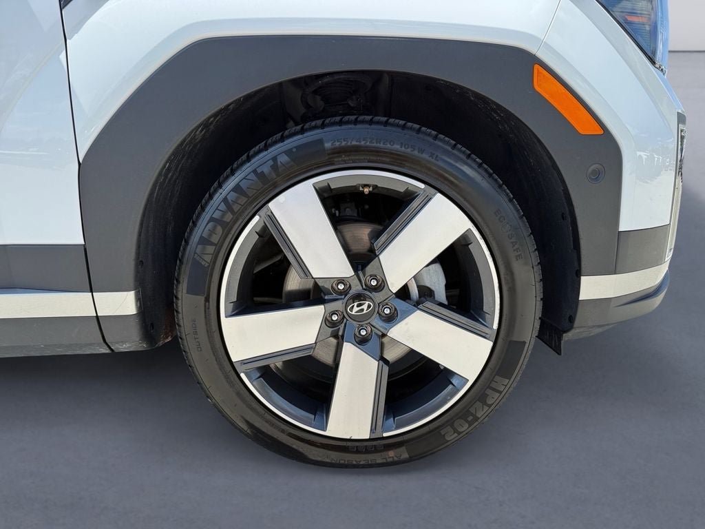 Used 2025 Hyundai Santa Fe Limited AWD/4WD image 9