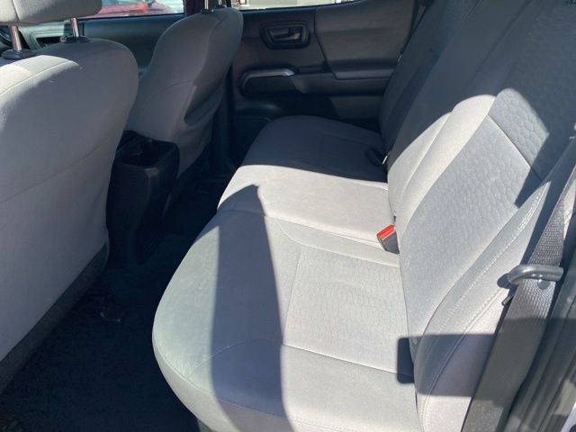 Used 2018 Toyota Tacoma SR5 AWD/4WD image 13