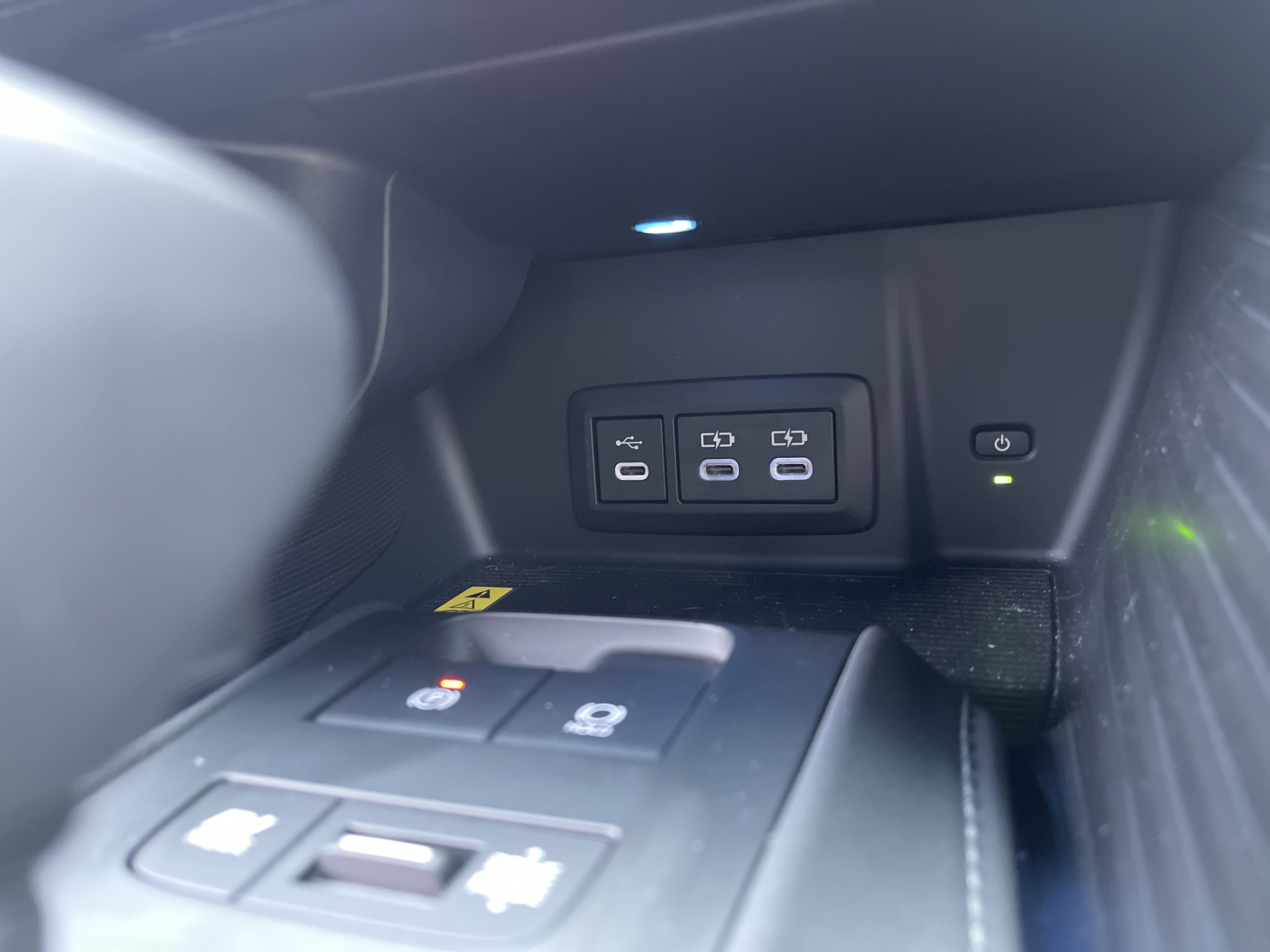 Used 2023 Toyota Venza XLE image 30