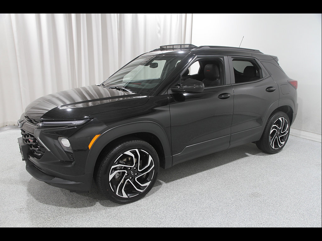 Used 2025 Chevrolet TrailBlazer RS w/ Convenience Package AWD/4WD image 3