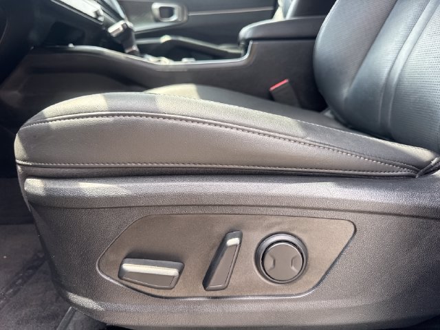 Used 2025 Kia Sorento S FWD image 14