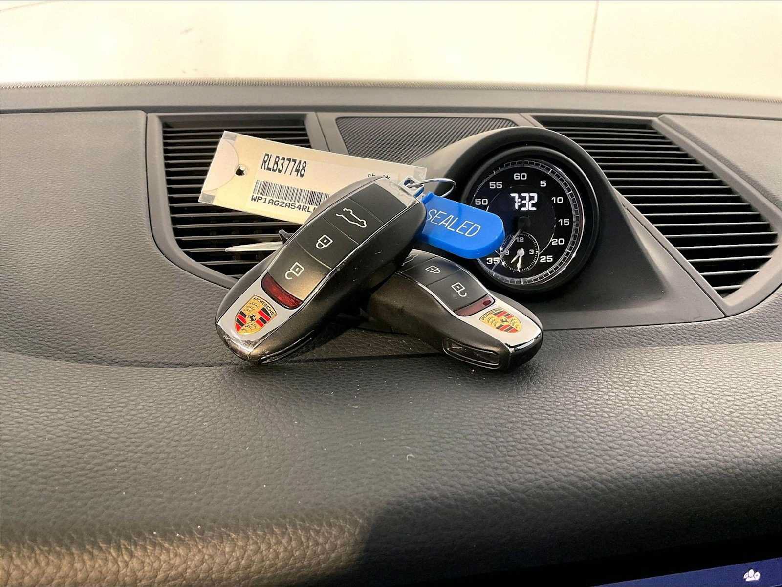 Certified 2024 Porsche Macan S AWD/4WD image 21
