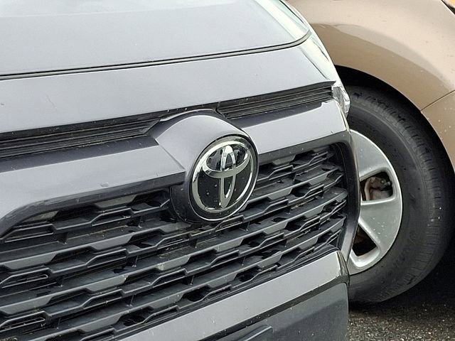 Used 2025 Toyota RAV4 XLE AWD/4WD image 9