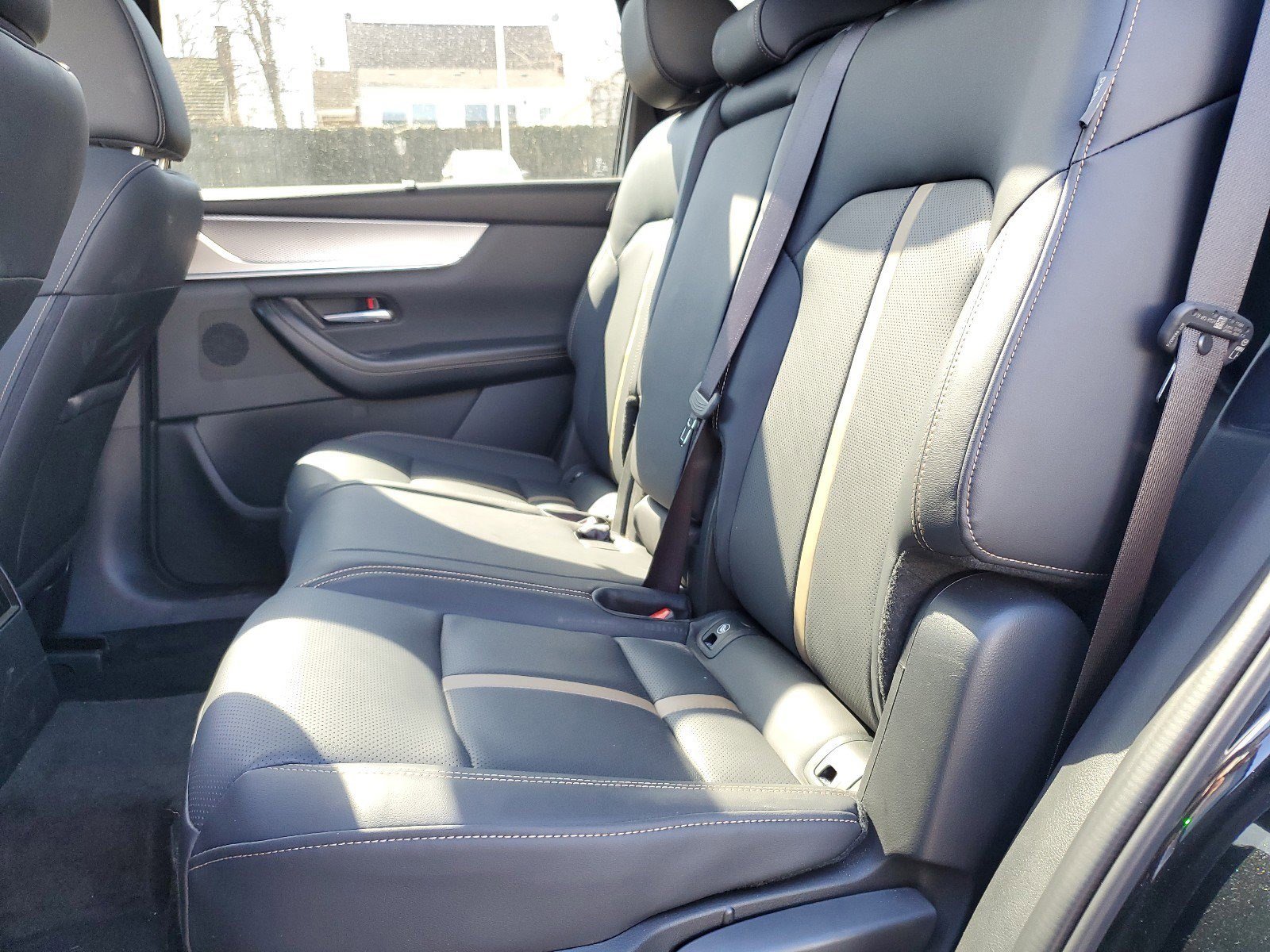 Used 2025 MAZDA CX-70 Plug-In Hybrid w/ Premium Plus image 12