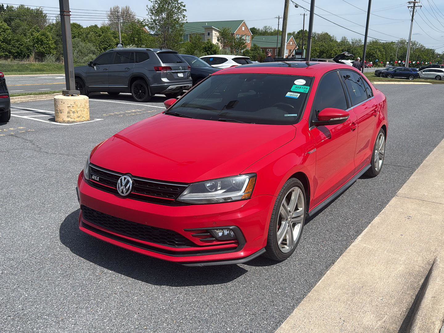 Used 2017 Volkswagen Jetta GLI FWD image 2