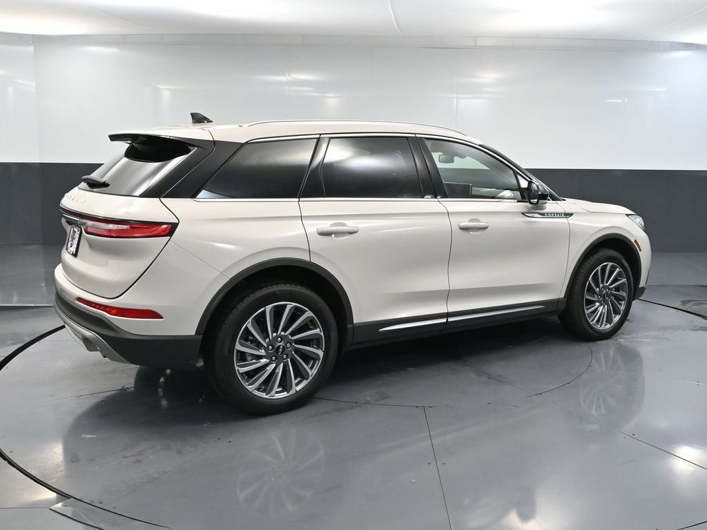 Used 2023 Lincoln Corsair Reserve image 5