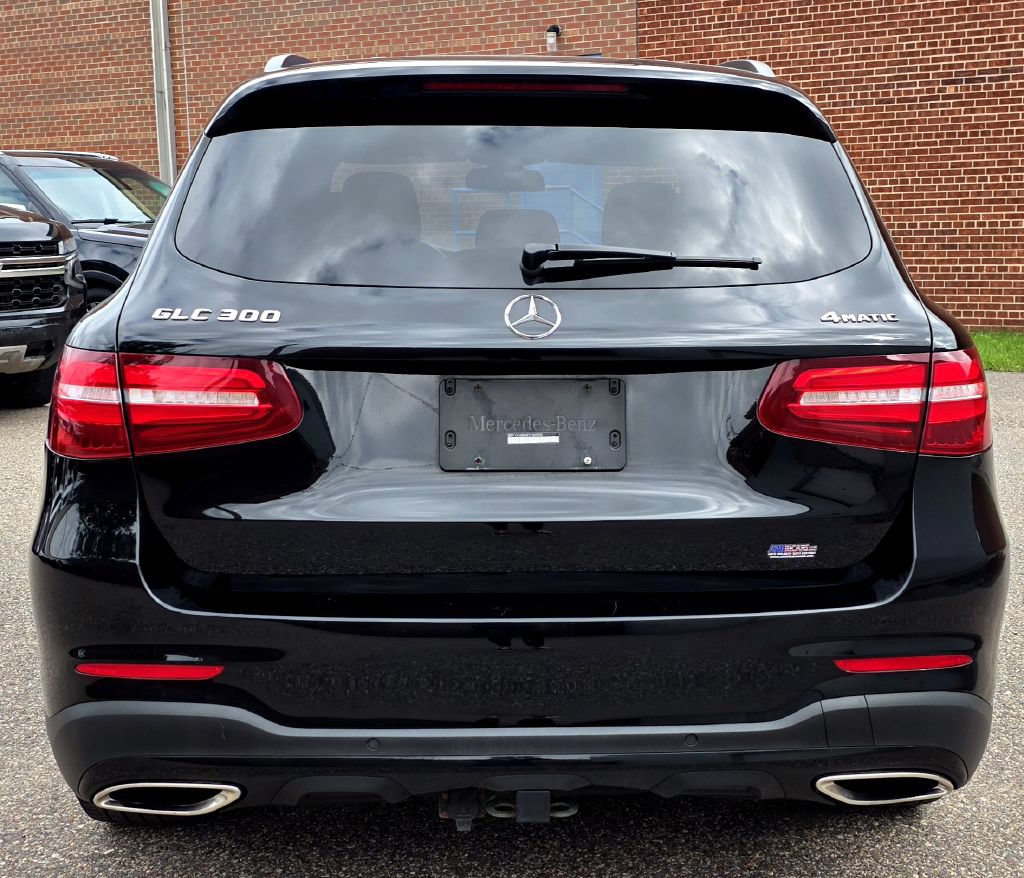 Used 2019 Mercedes-Benz GLC 300 4MATIC w/ AMG Line image 6