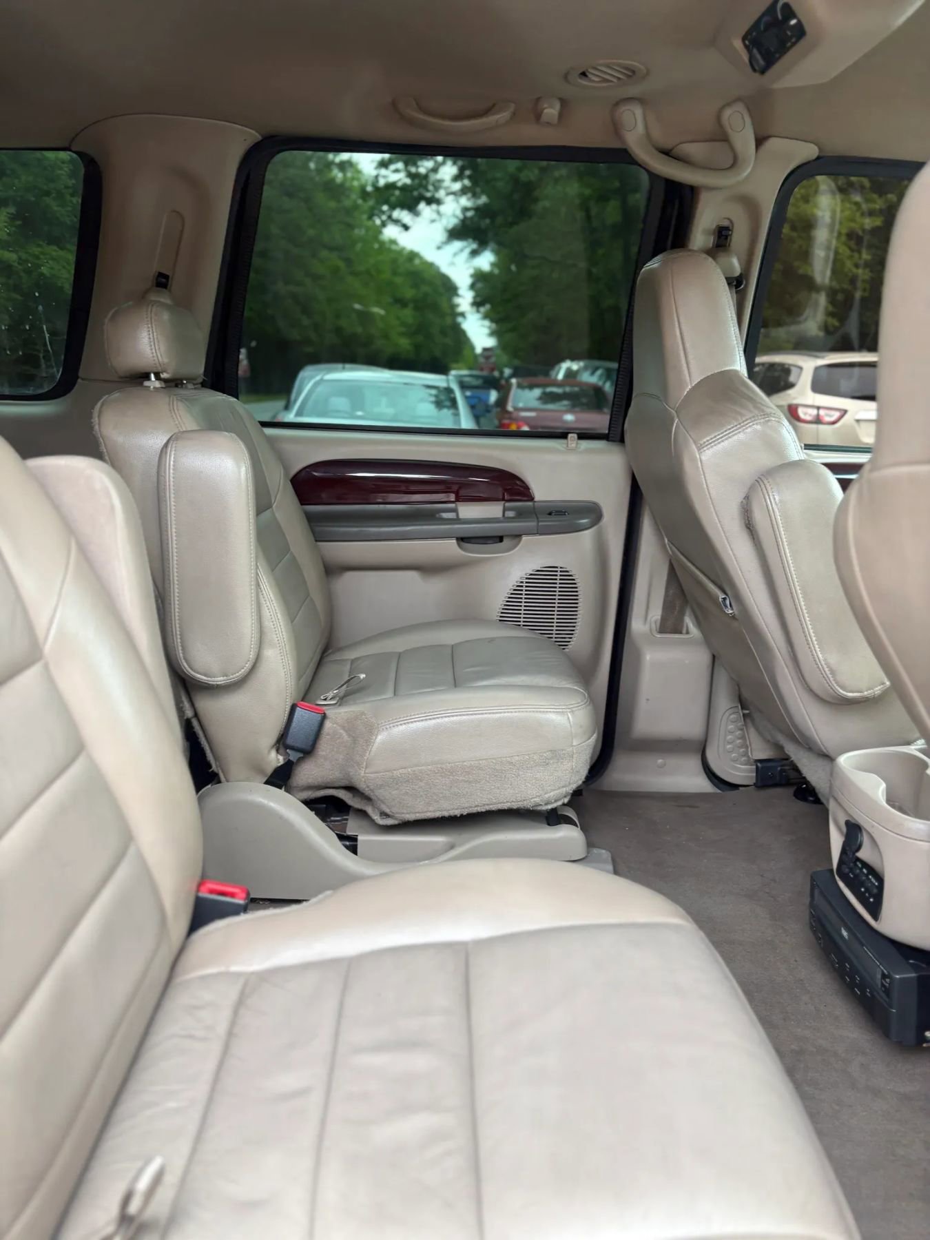 Used 2004 Ford Excursion Limited AWD/4WD image 28