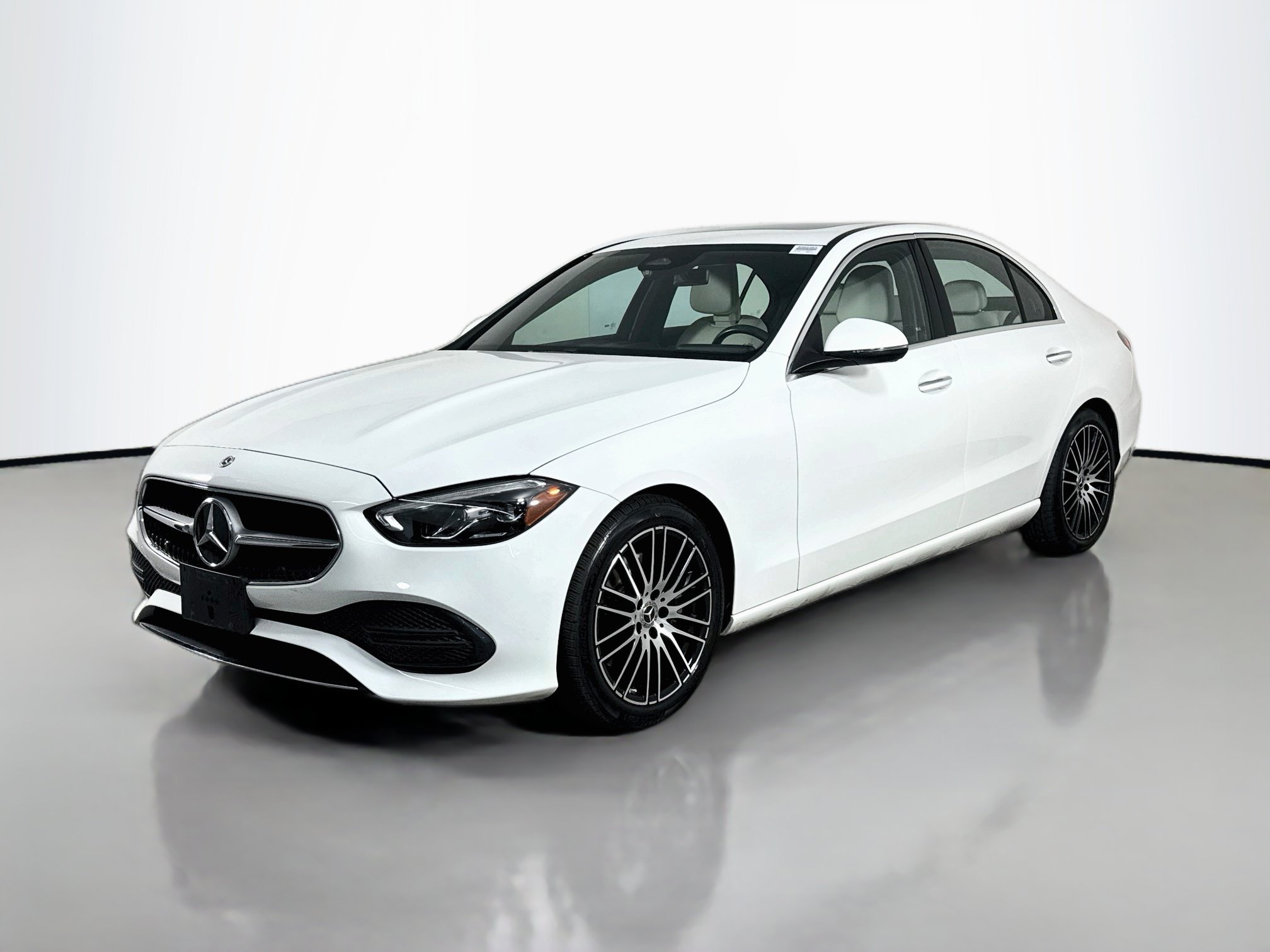 Used 2023 Mercedes-Benz C 300 4MATIC Sedan image 4