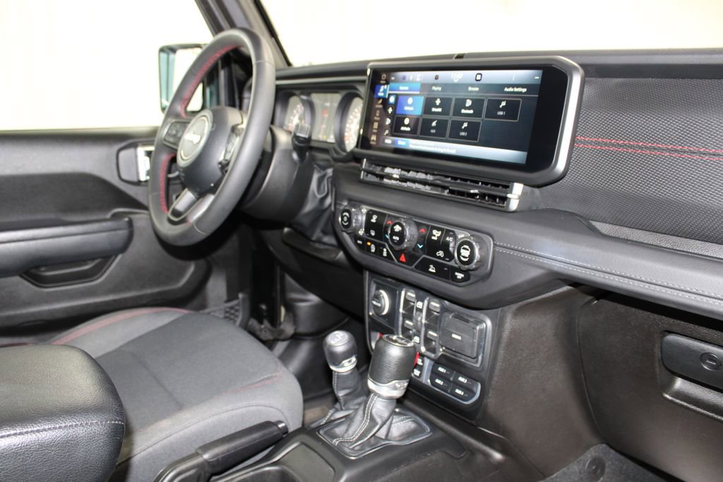 Used 2024 Jeep Wrangler Unlimited Rubicon image 31