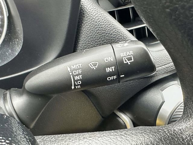 Used 2021 Toyota RAV4 LE image 11