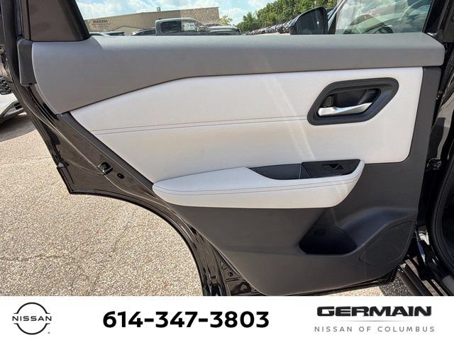 New 2026 Nissan Rogue Dark Armor AWD/4WD image 12