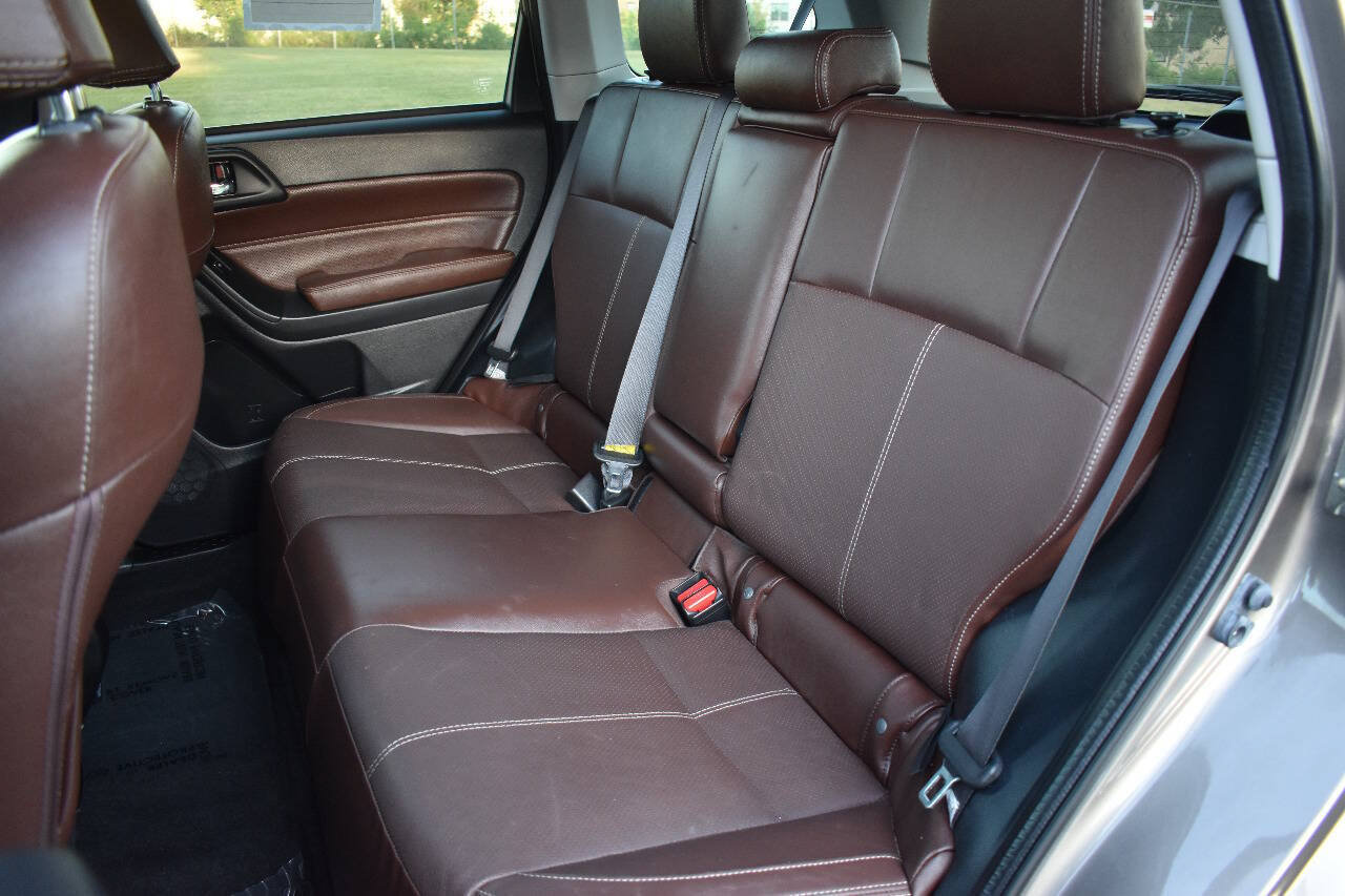 Used 2017 Subaru Forester 2.5i Touring AWD/4WD image 19