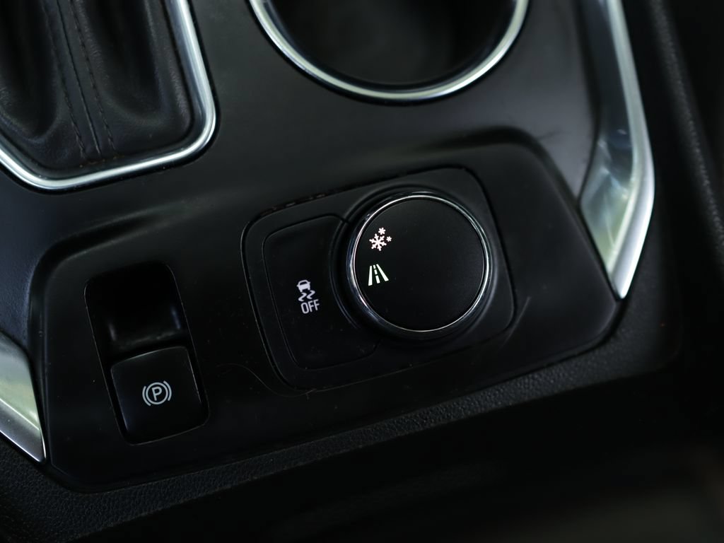 Used 2019 Chevrolet Traverse LS FWD image 16