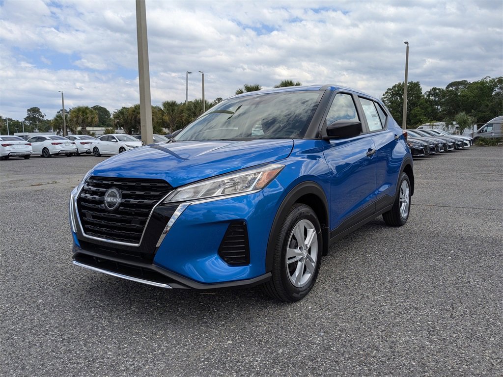 New 2025 Nissan Kicks Play S image 8