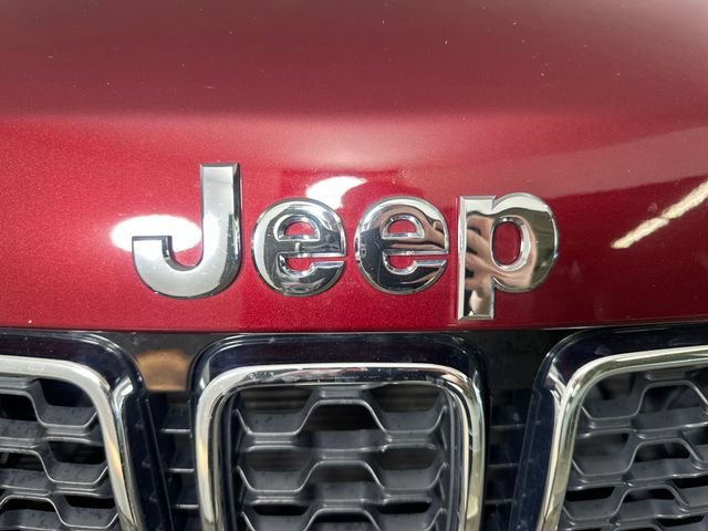 Used 2021 Jeep Grand Cherokee Laredo X AWD/4WD image 9