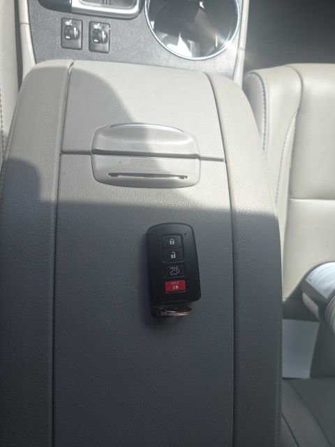 Used 2018 Toyota Highlander XLE image 26