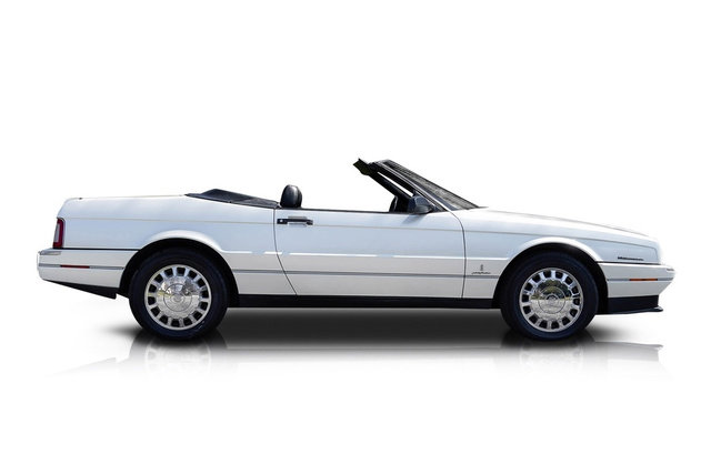 Used 1993 Cadillac Allante FWD image 2