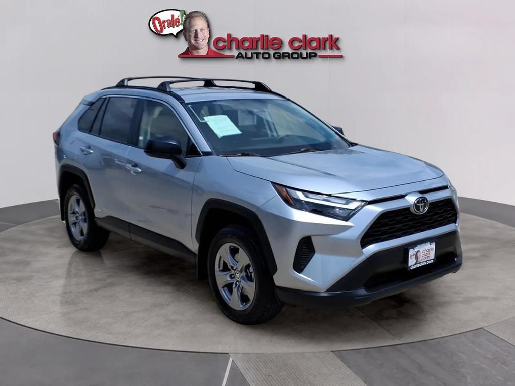 Used 2025 Toyota RAV4 LE AWD/4WD image 7