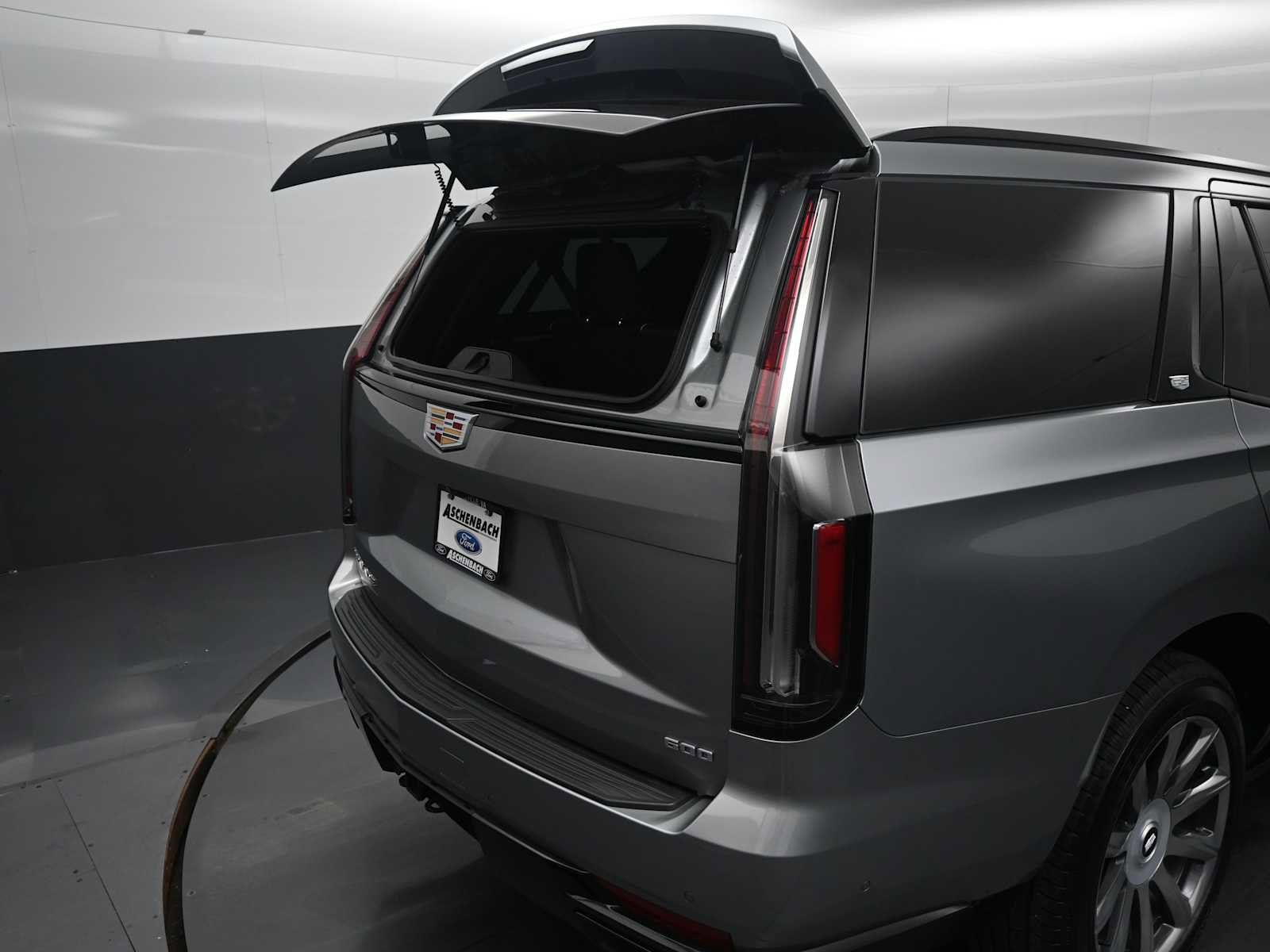 Used 2023 Cadillac Escalade Sport Platinum image 13