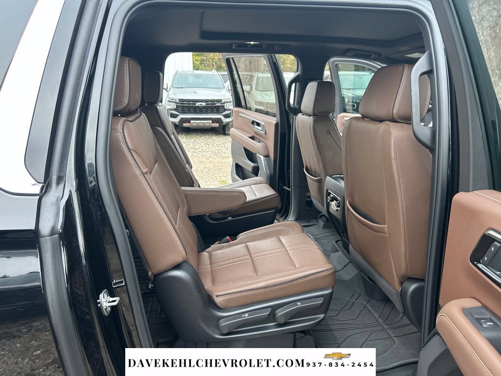 Used 2026 Chevrolet Suburban High Country w/ Sun And Tow Package AWD/4WD image 18