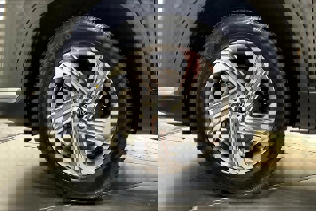 Used 2023 Hyundai Santa Fe SEL w/ Premium Package image 9