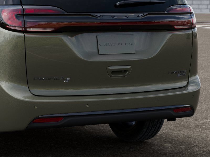 New 2027 Chrysler Pacifica Limited AWD/4WD image 14