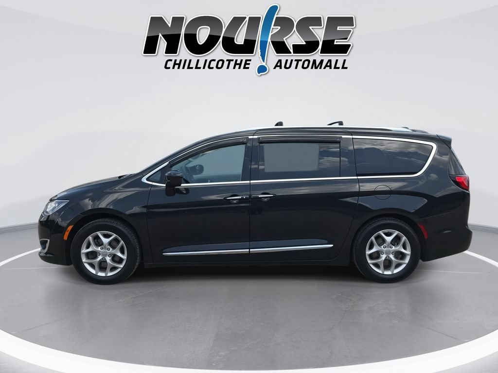 Used 2018 Chrysler Pacifica Touring-L w/ Tire & Wheel Group FWD image 5