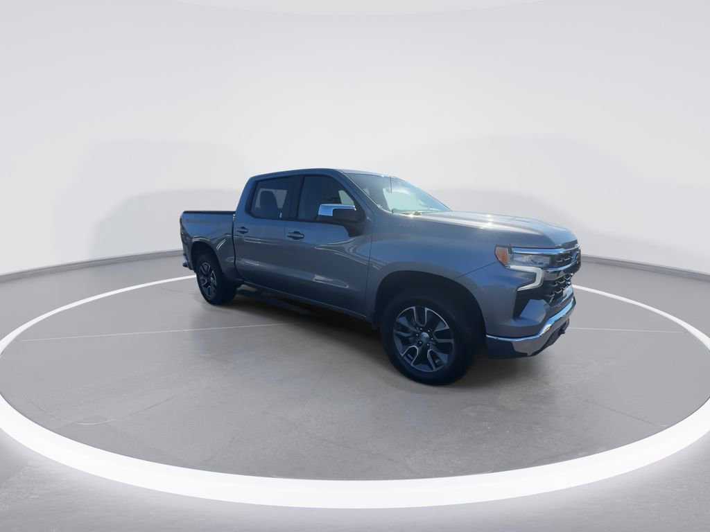 Used 2024 Chevrolet Silverado 1500 LT image 2