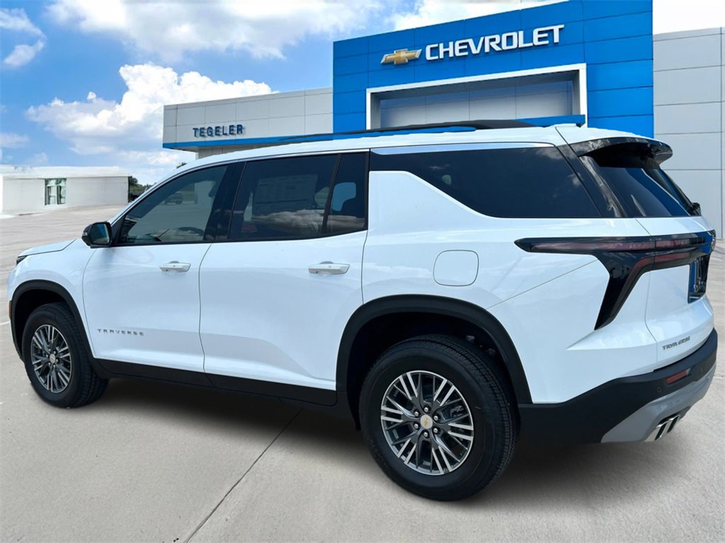 New 2026 Chevrolet Traverse LT w/ Driver Confidence Package image 7