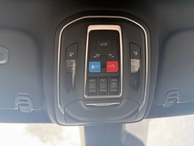 New 2026 Jeep Grand Wagoneer L 4WD w/ Premium Group I image 20