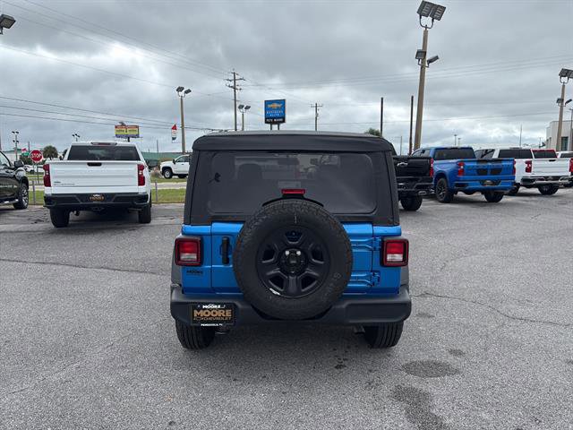 Used 2025 Jeep Wrangler Sport image 6