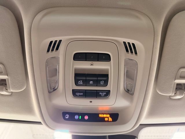 Used 2023 Buick Envision Avenir AWD/4WD image 41