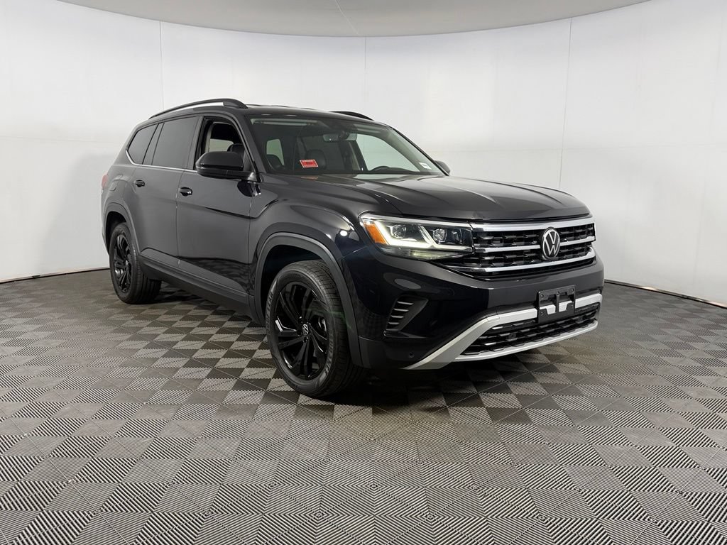 Used 2023 Volkswagen Atlas SE w/ Black Wheel Package FWD image 5