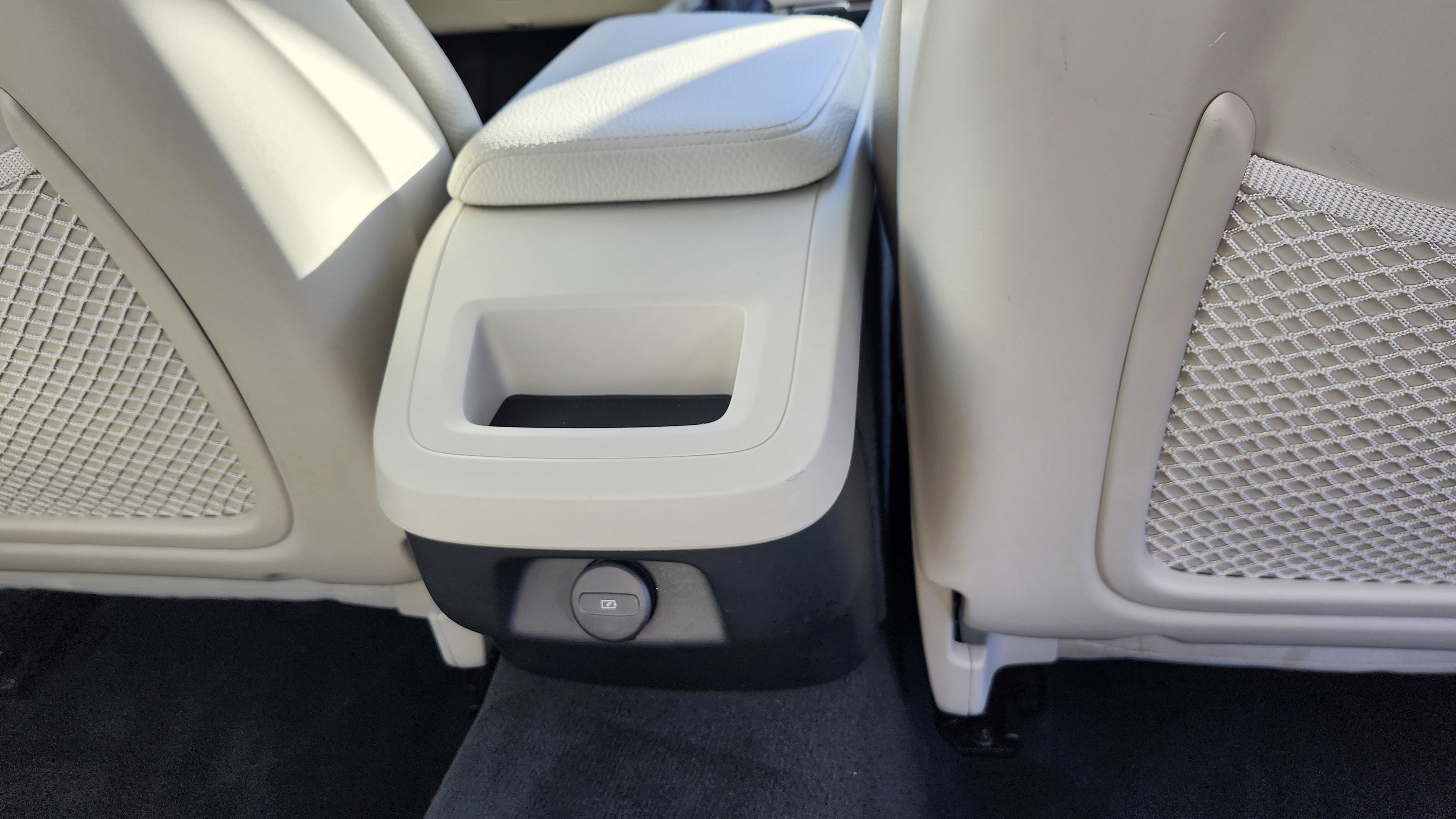 Used 2021 Volvo S60 T5 Momentum image 15