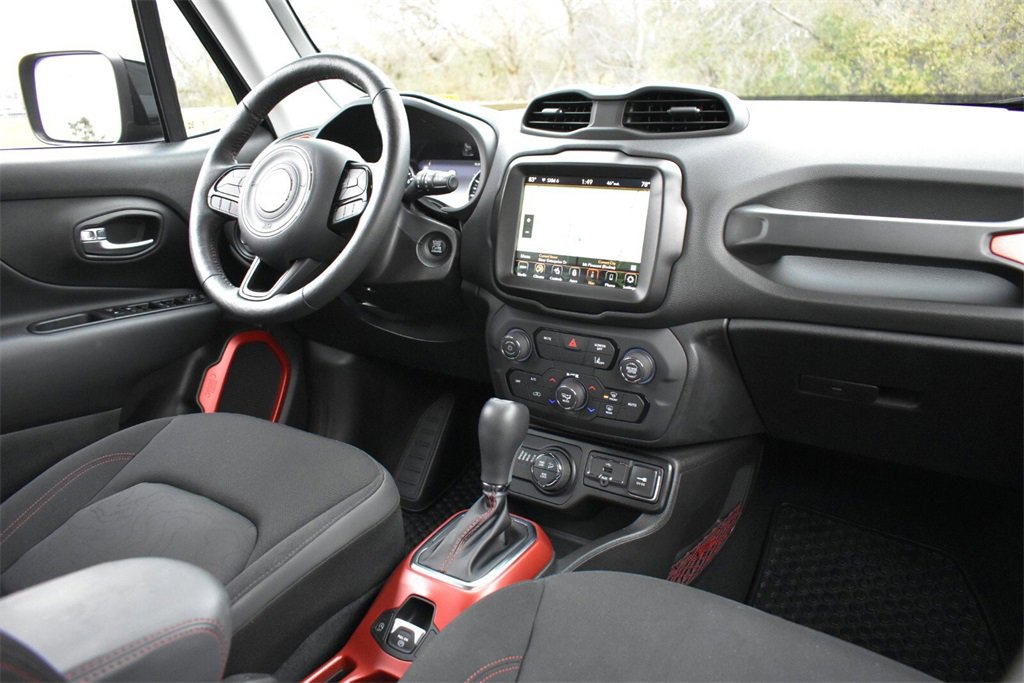 Used 2022 Jeep Renegade Trailhawk w/ Trailer Tow Group image 31