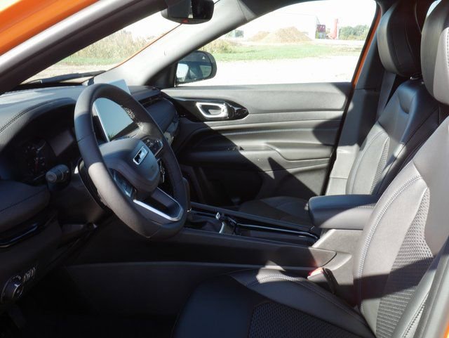 New 2026 Jeep Compass Latitude image 2