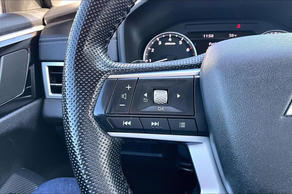 Used 2022 Mitsubishi Outlander SE image 19