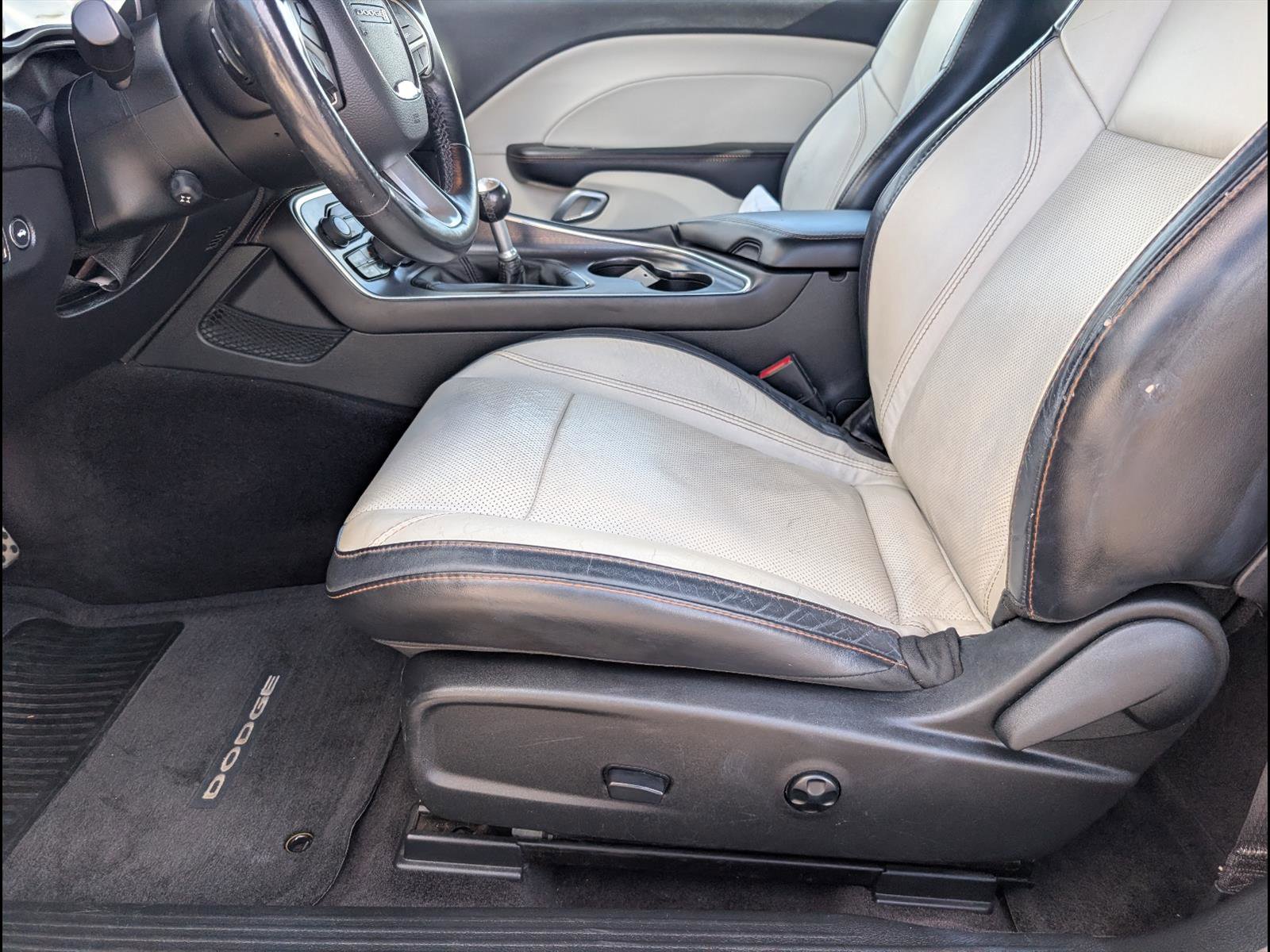 Used 2016 Dodge Challenger R/T Plus image 11