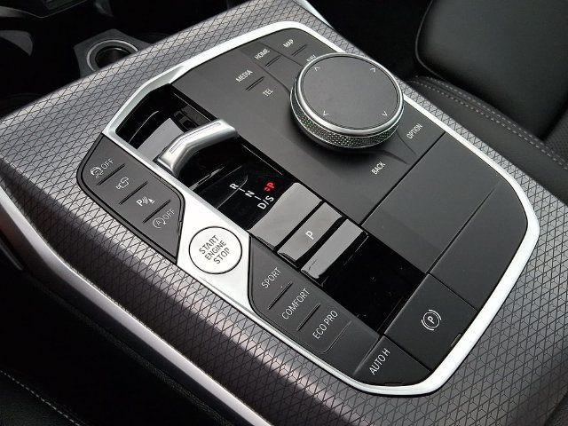 New 2026 BMW 330i xDrive Sedan w/ M Sport Package AWD/4WD image 13