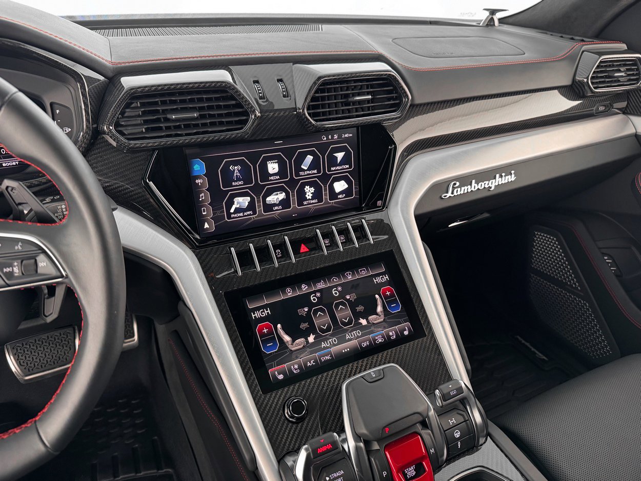 Used 2021 Lamborghini Urus image 19