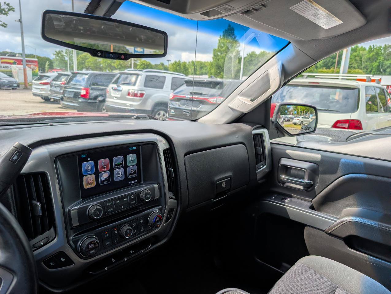 Used 2017 Chevrolet Silverado 1500 LT w/ All Star Edition AWD/4WD image 28