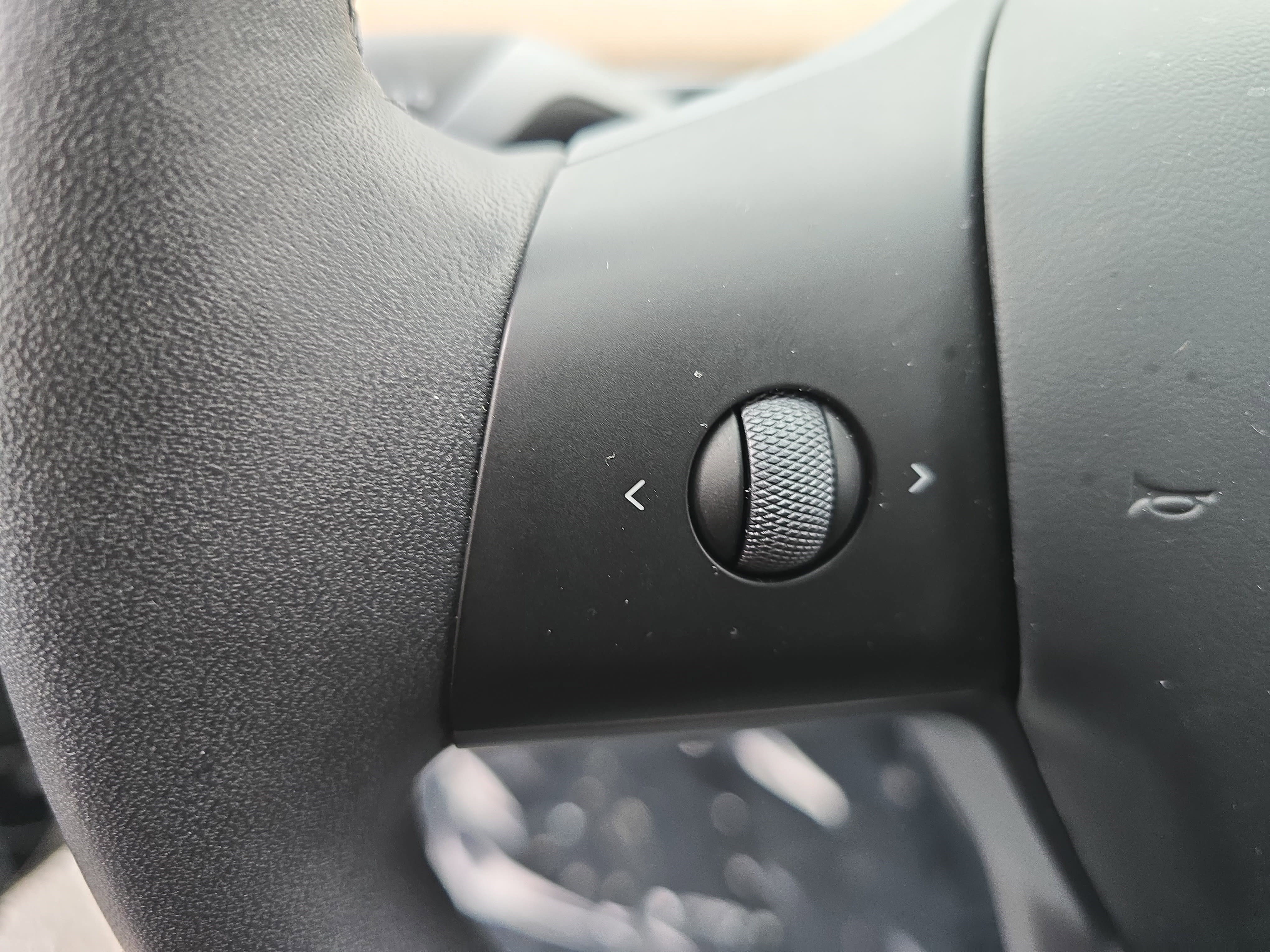 Used 2025 Tesla Model Y Long Range image 17