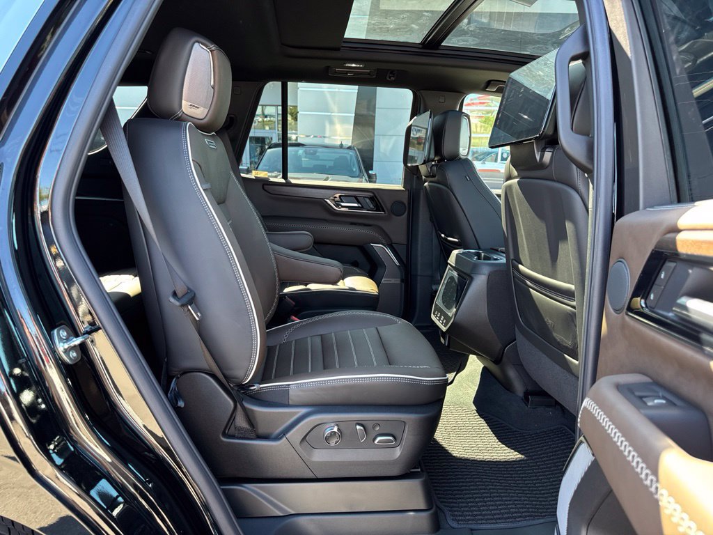 New 2026 GMC Yukon Denali Ultimate AWD/4WD image 27