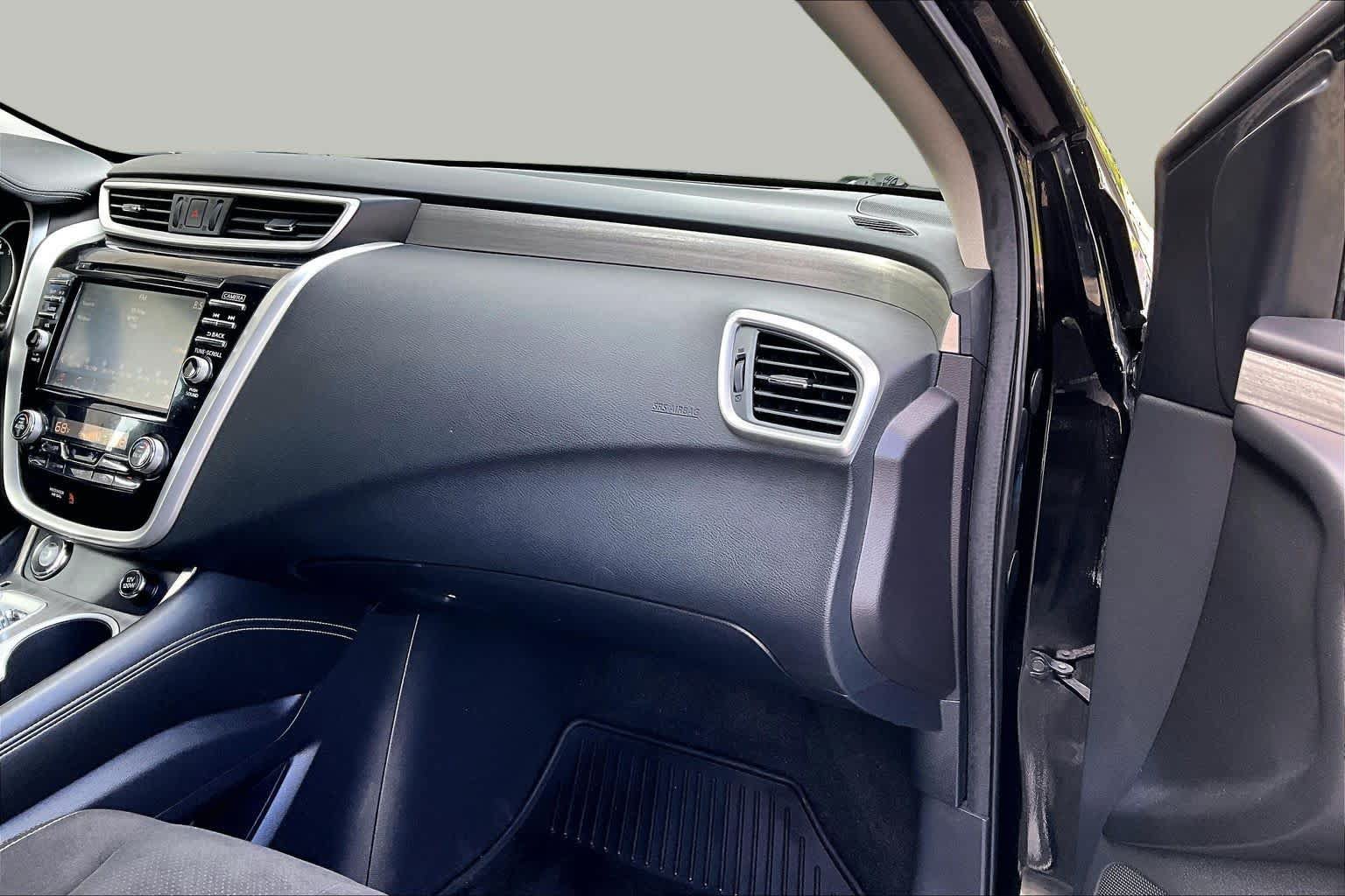 Used 2016 Nissan Murano SV AWD/4WD image 19