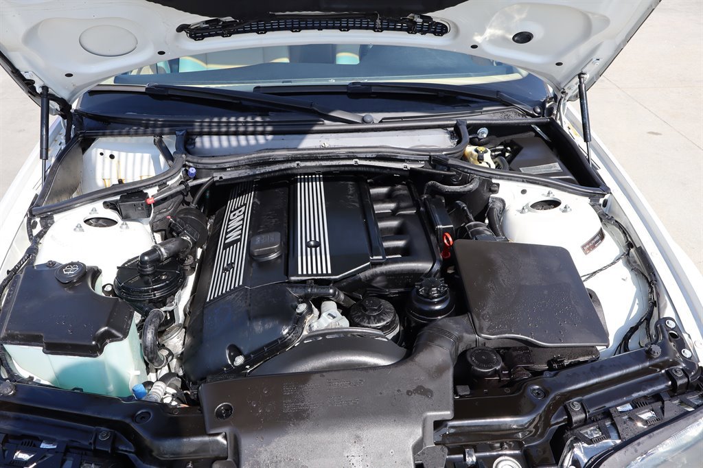 Used 2004 BMW 325i Sedan image 32