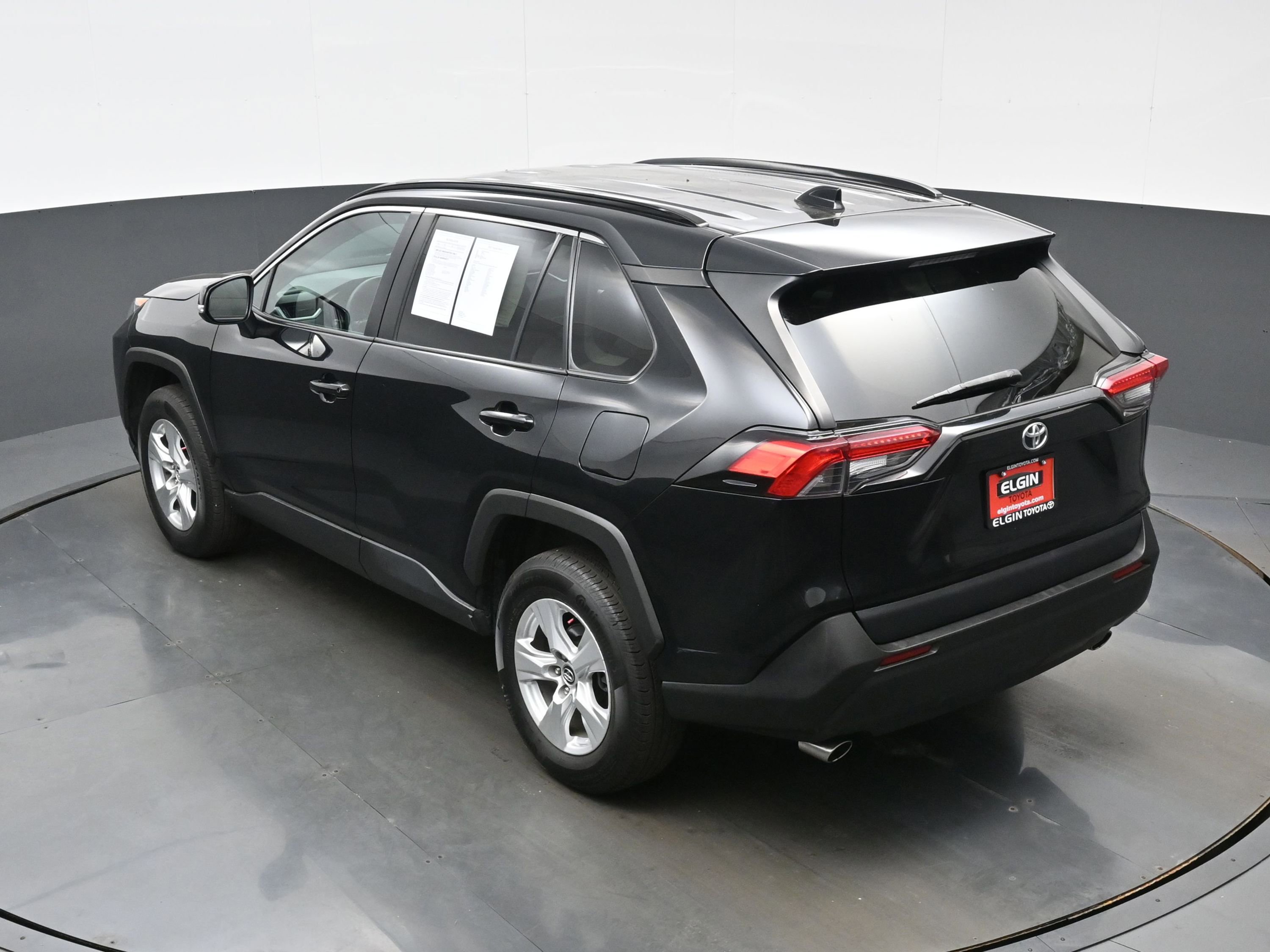 Used 2021 Toyota RAV4 XLE AWD/4WD image 38