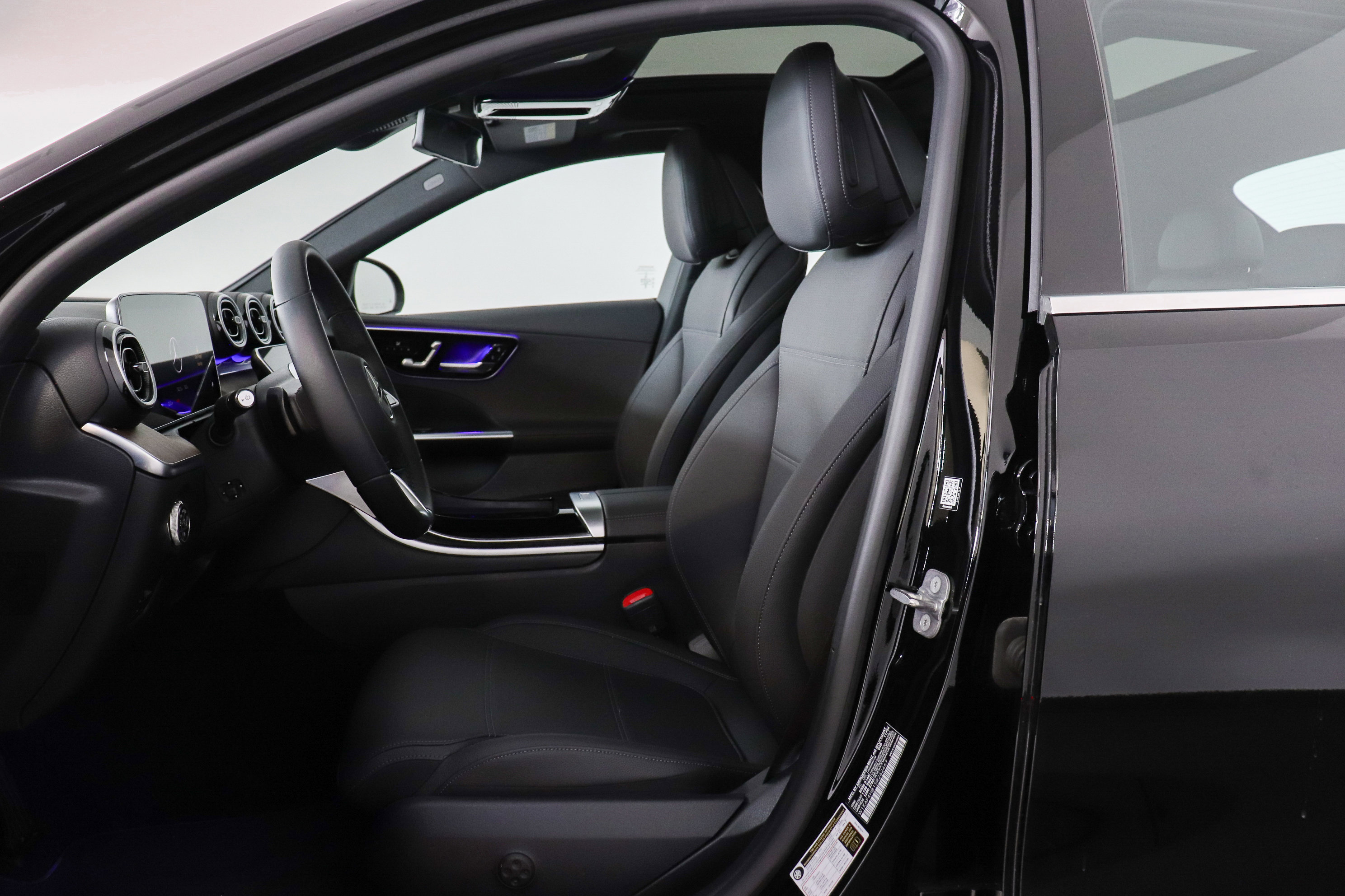 Used 2025 Mercedes-Benz C 300 4MATIC Sedan image 14