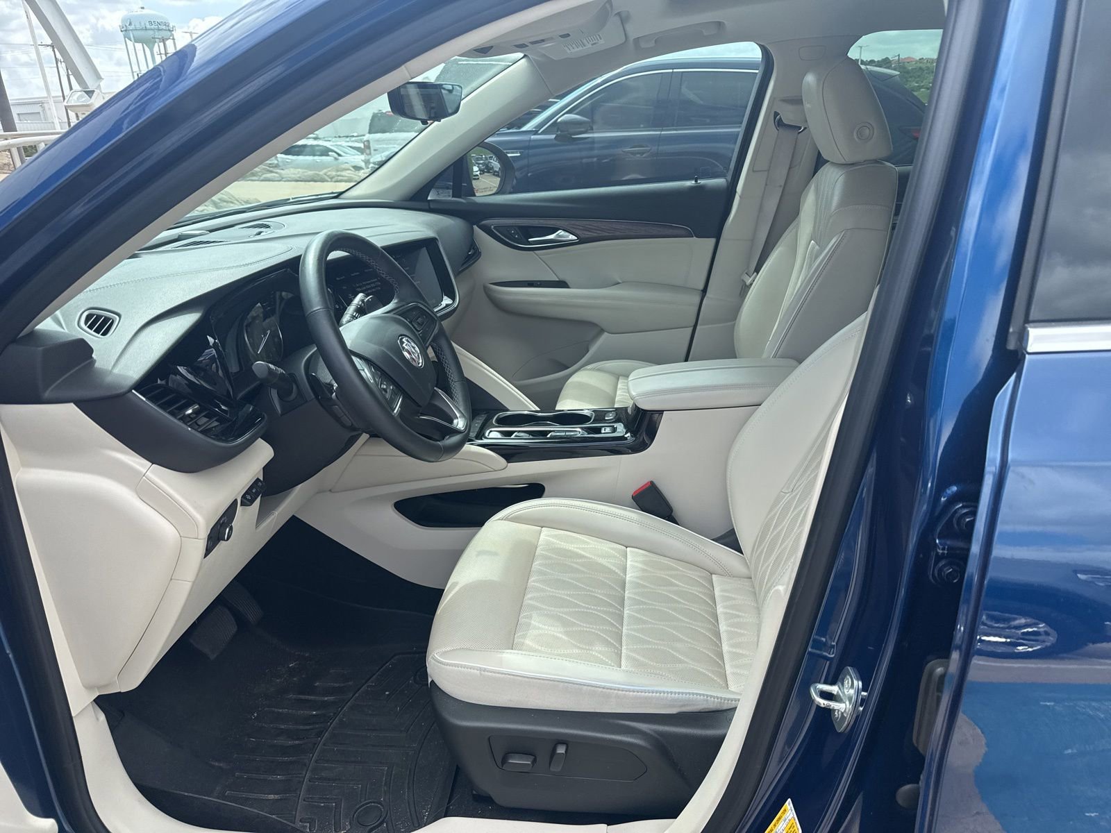 Used 2023 Buick Envision Avenir image 9